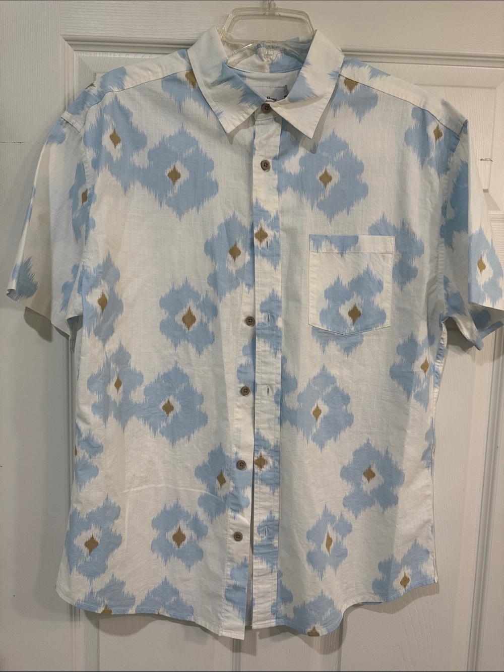Goodfellow & Co White Short-Sleeve Button-Down with Light Blue & Tan Ikat Motif